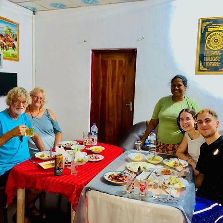 Sigiri Lakshan Home Stay Сигирия Экстерьер фото