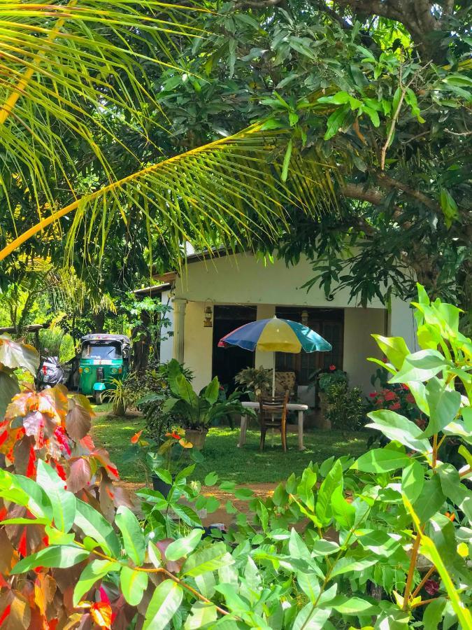 Sigiri Lakshan Home Stay Сигирия Экстерьер фото